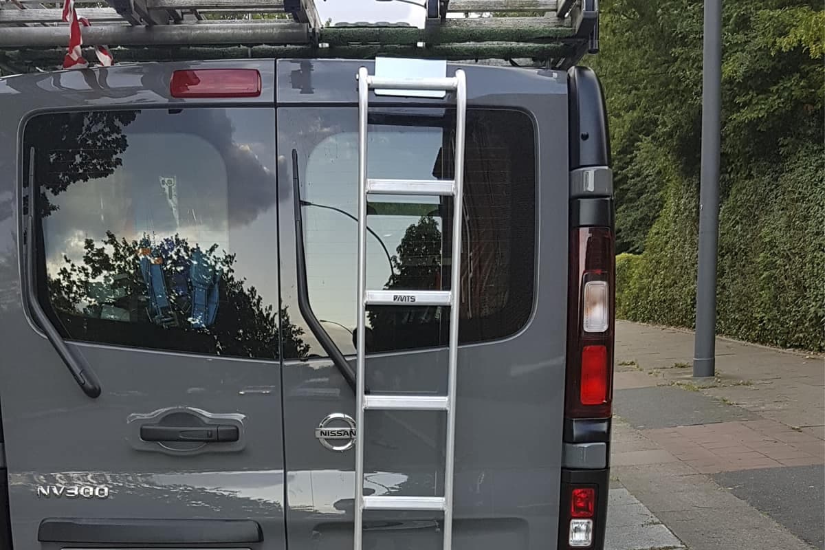 Einsatzfahrzeug von Dachrinnenreinigung Gram